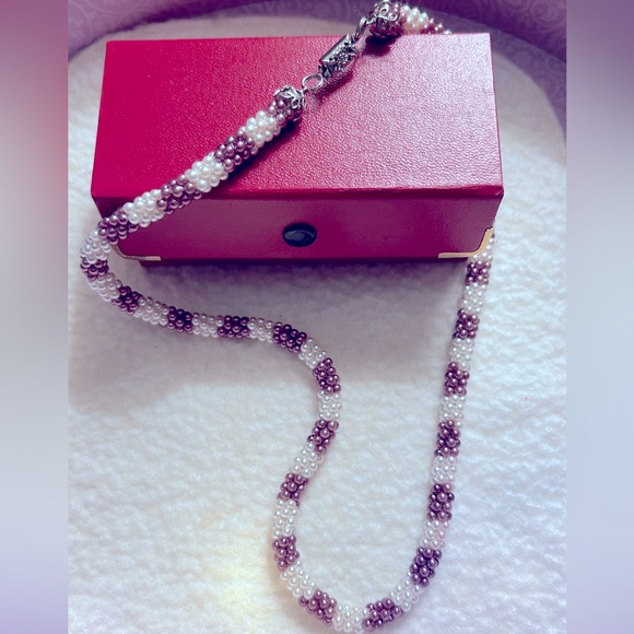 Jewelry - Bead seed necklace